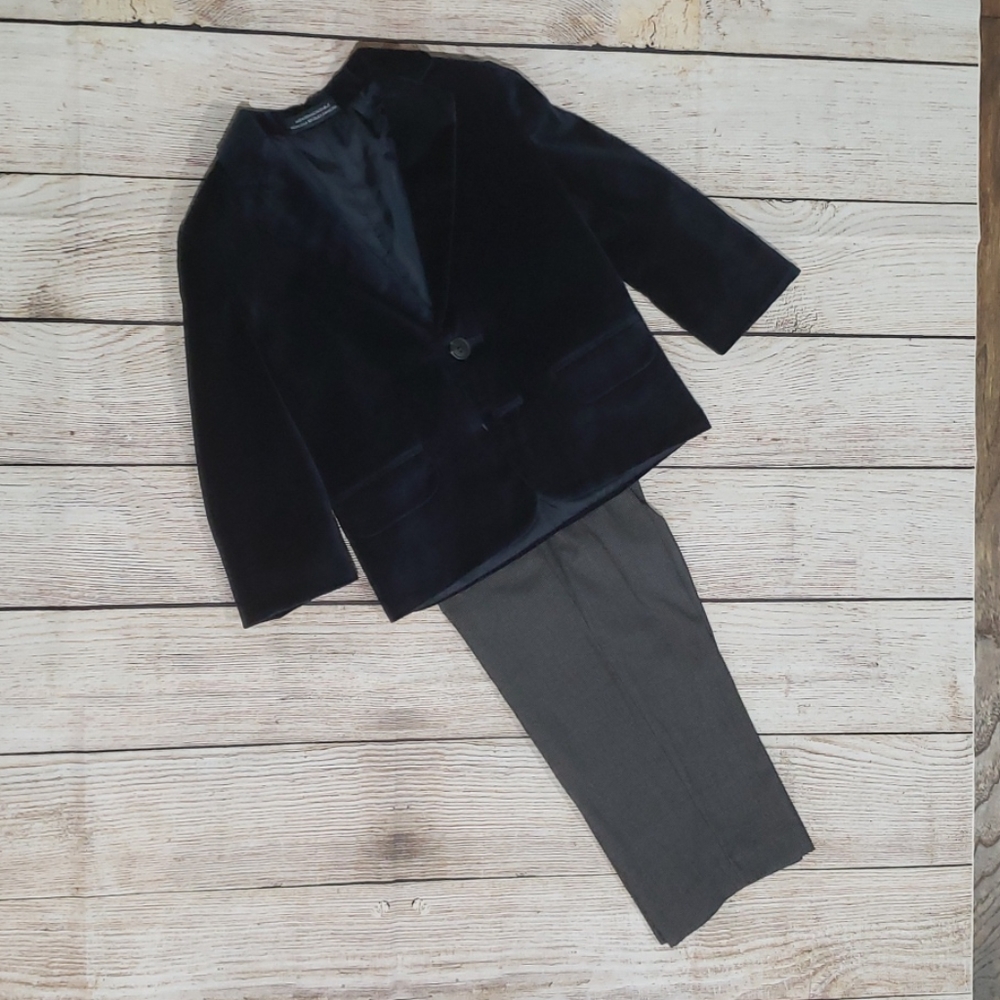 Nautica two-piece suit size 2T